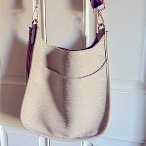 Messenger bag, pebble vegan leather in bone.